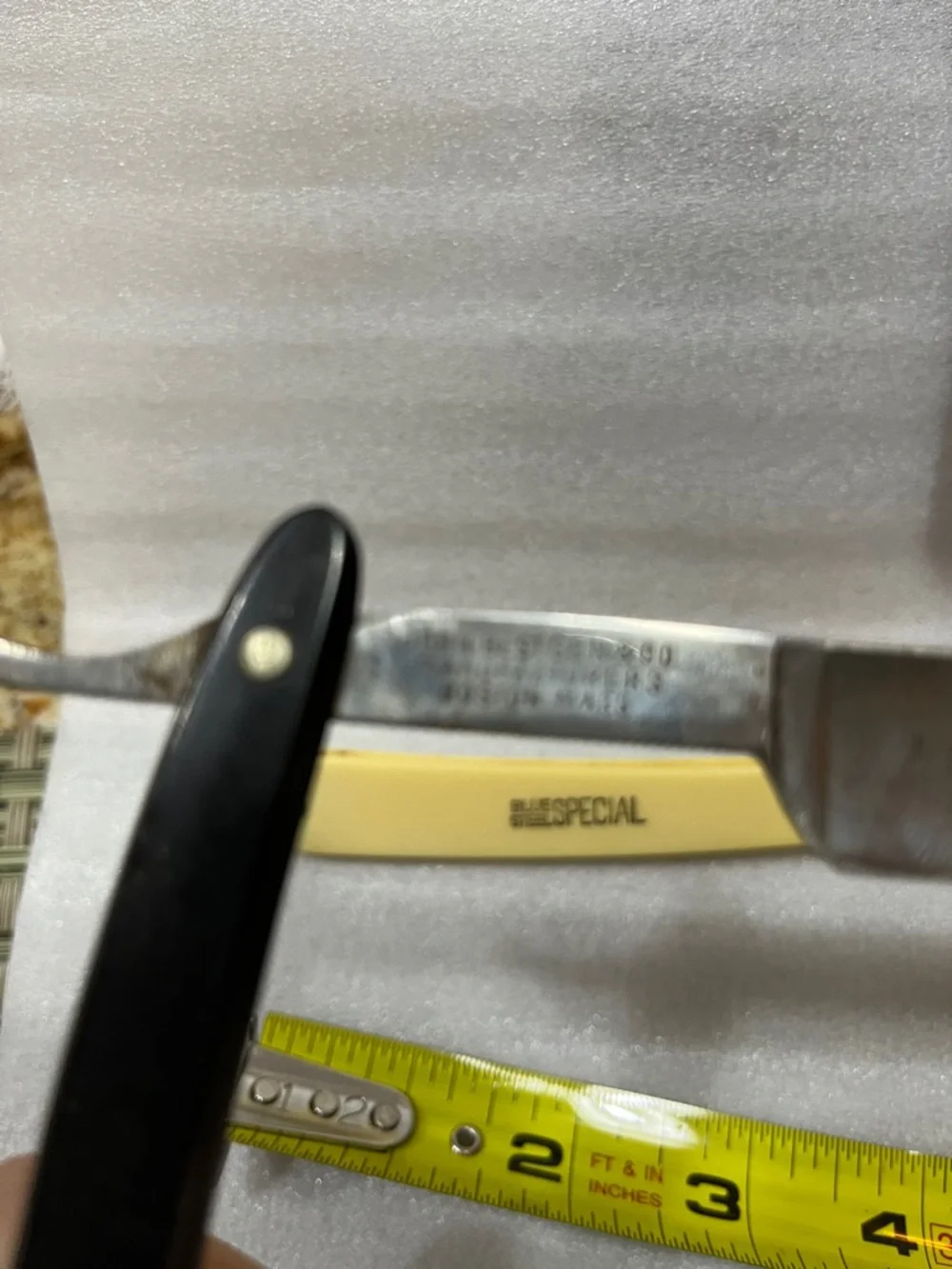 Straight Razor with Yellow Handle - Picture 3 of 6
